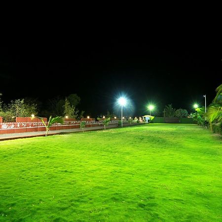 Mount Machi Resort Pune Exteriör bild