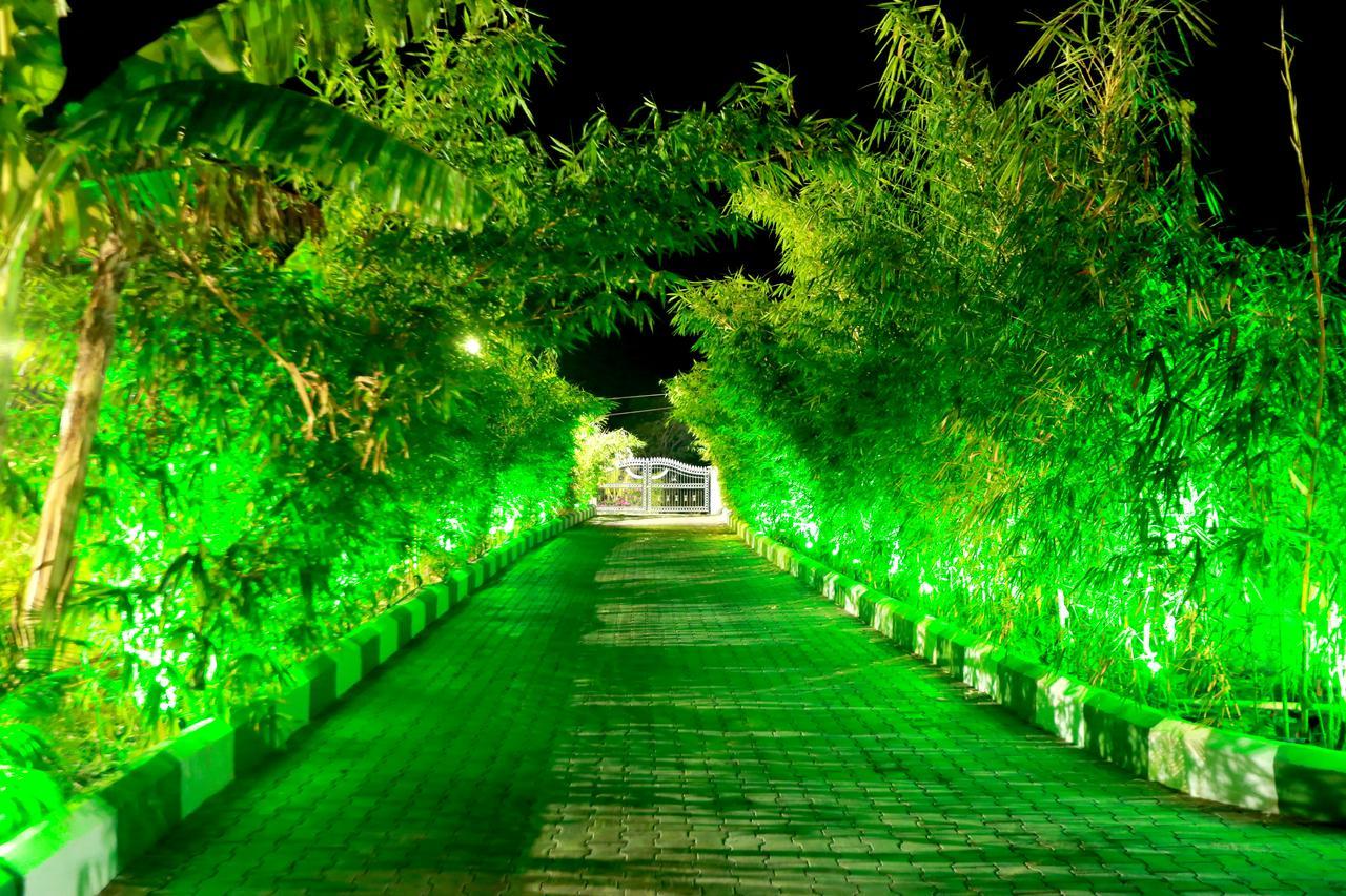Mount Machi Resort Pune Exteriör bild