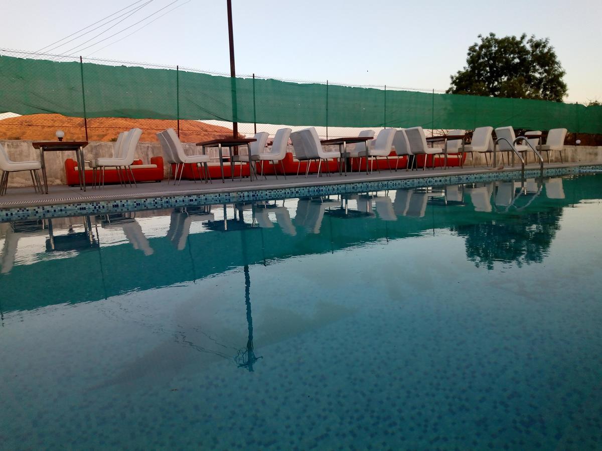 Mount Machi Resort Pune Exteriör bild